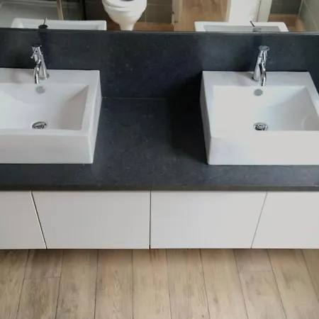 Be House Homestay Bruges